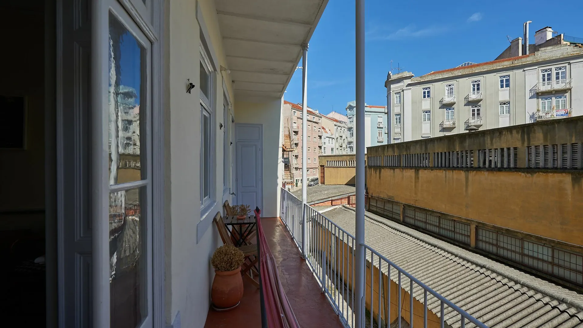Almirante Reis Apartment Lisbon Portugal